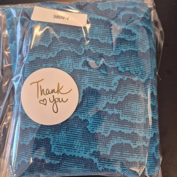 Fabric, Blue Quilting Cotton Waves Prewashed 40" x 25" - Picture 3 of 4